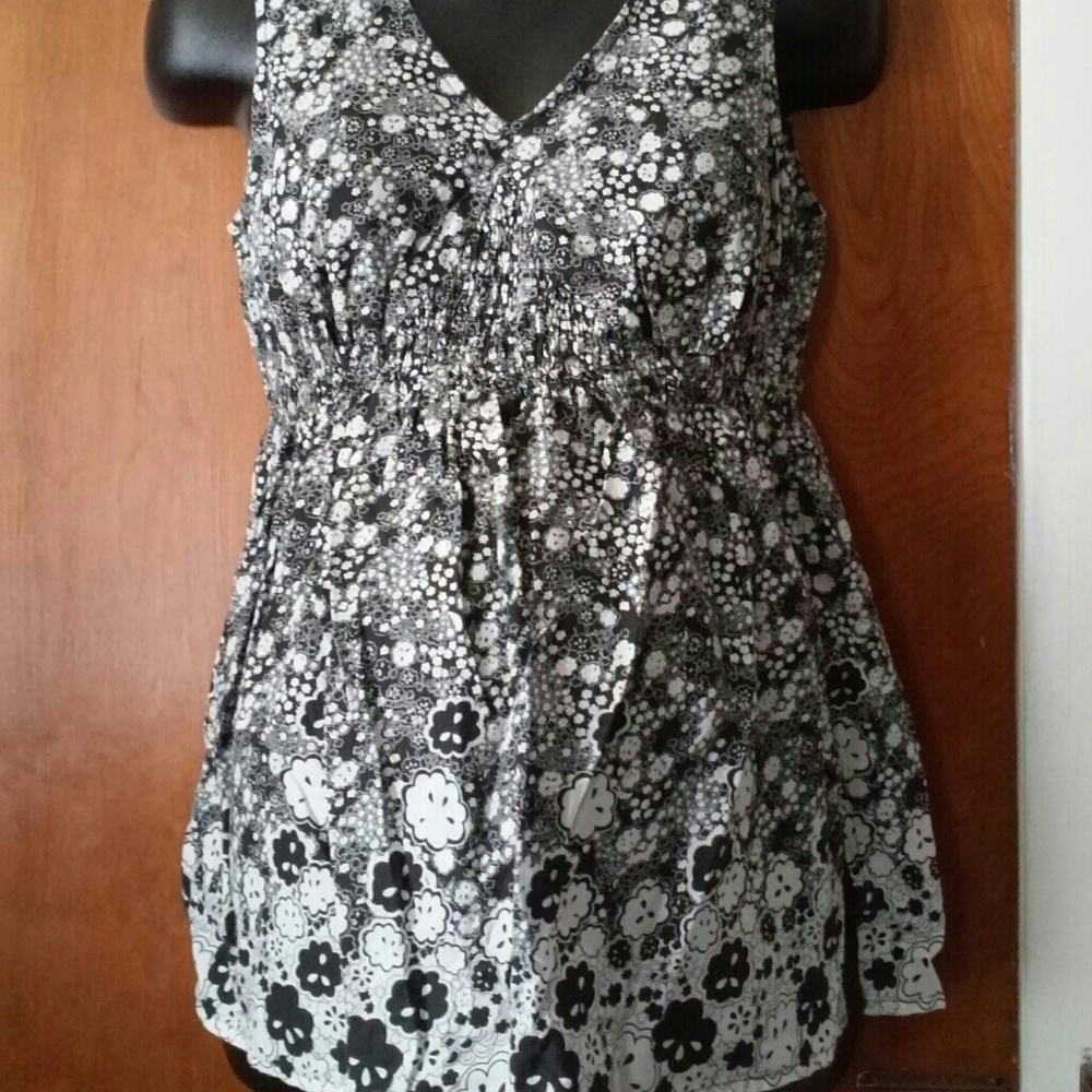 Oh Baby Black & White Top size L